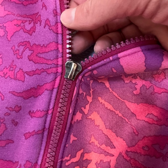 Small under armour sweatshirt - Picture 2 of 3